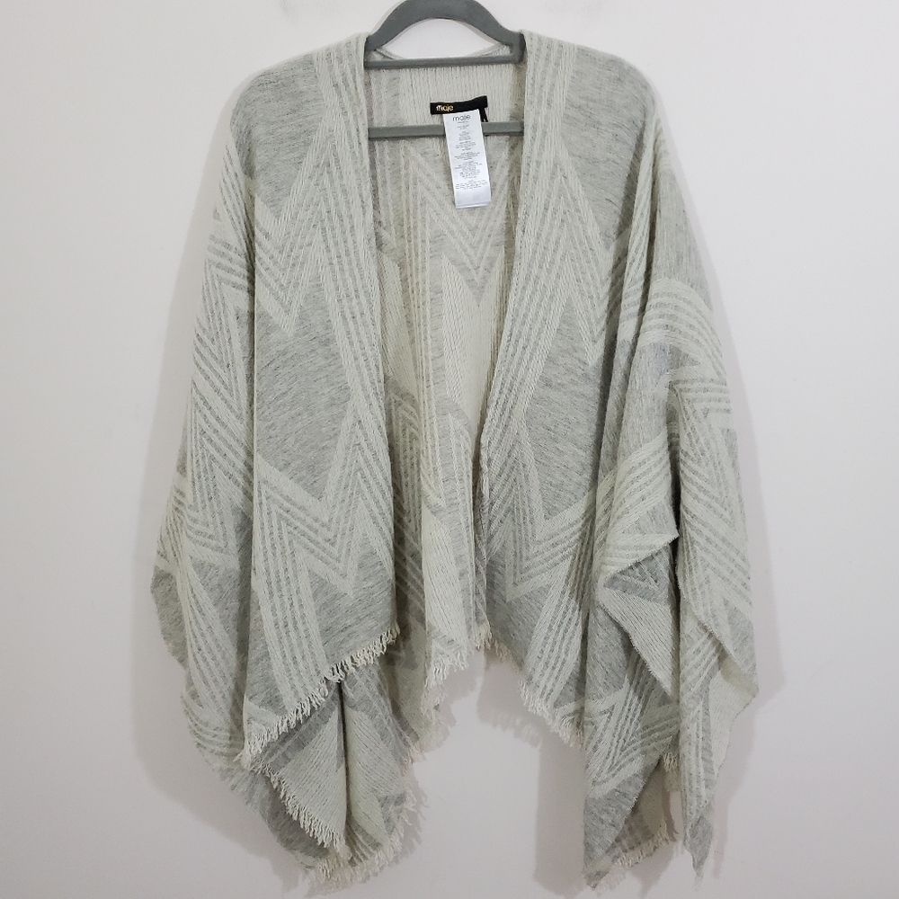 Maje Gray and Cream Geometric Knit Poncho - Picture 4 of 8
